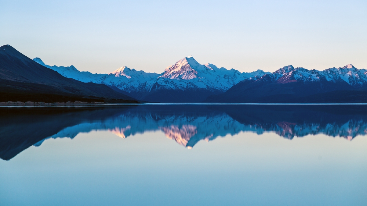 美丽雪山湖泊风景桌面壁纸图片3840x2160