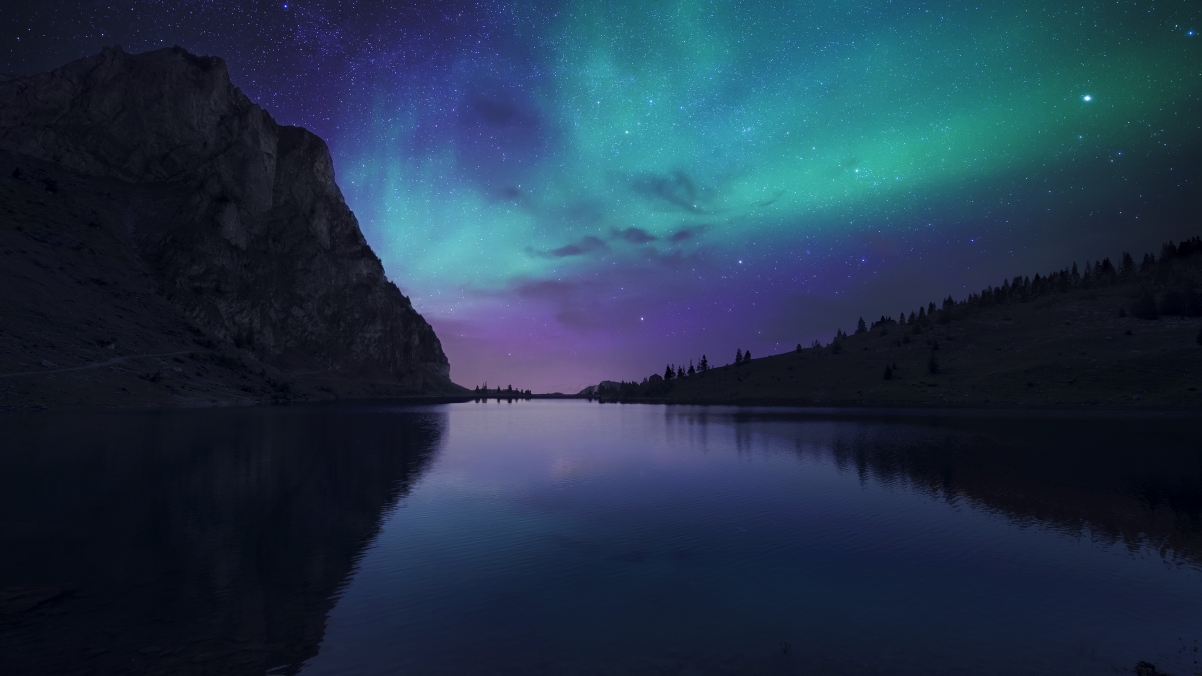 奥罗拉湖的夜晚 瑞士Bannalp湖 冰岛 极光 星空 桌面壁纸图片