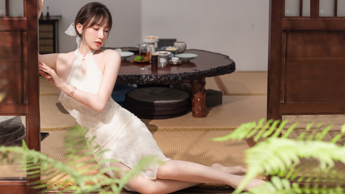 刘奕宁 美女模特 美腿 旗袍 古典 桌面壁纸图片