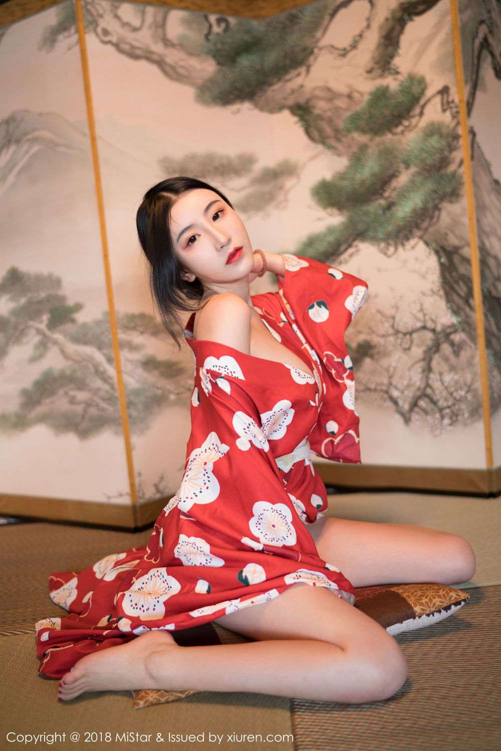 谢芷馨北海道旅拍 红色和服妩媚娇艳