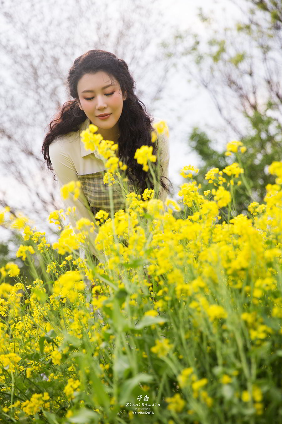 [TouTiao头条女神] 2020.04.20 油菜花的晴天 钟晴