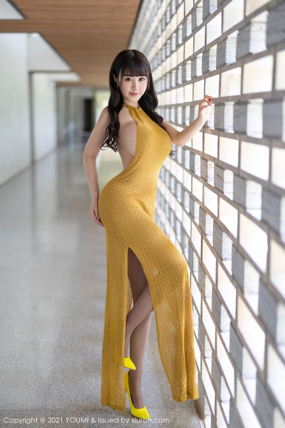 朱可儿桂林旅拍 黄色耀眼的长裙