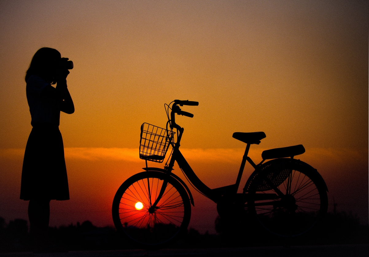 自行车 旅行 黄昏 图片 女孩