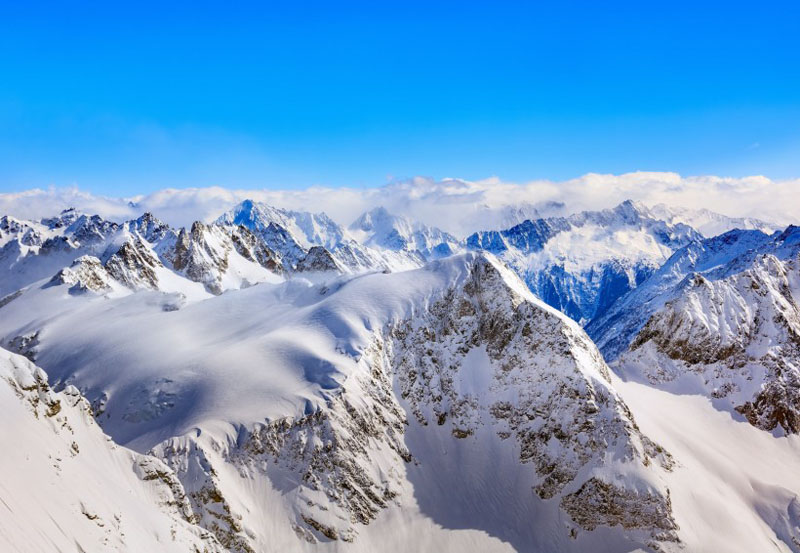 景色优美的铁力士山实拍唯美风景