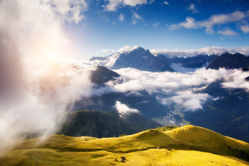 高低有致的高山实拍唯美风景